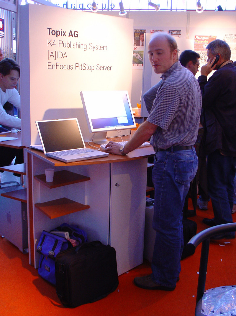 Fabio am Messestand 2004
